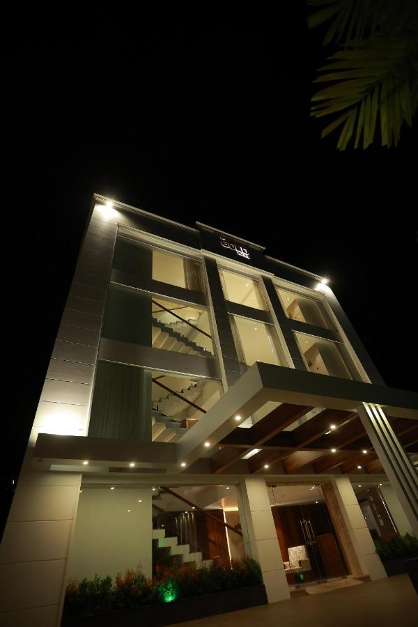 The Gold Hotel Palakkad Exteriör bild