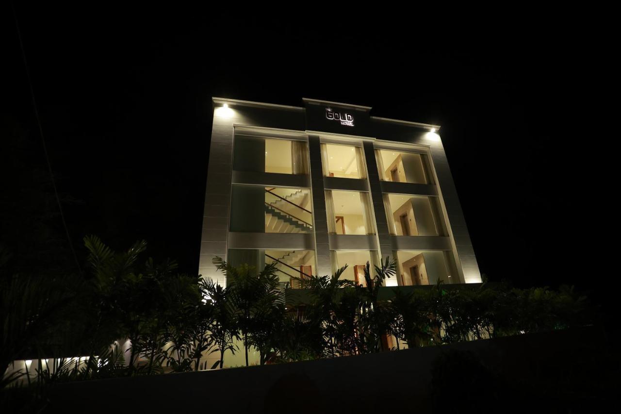 The Gold Hotel Palakkad Exteriör bild